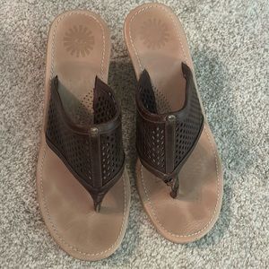 Brown Lesther Ugg Wedge Sandals size 7 fits as 6.5